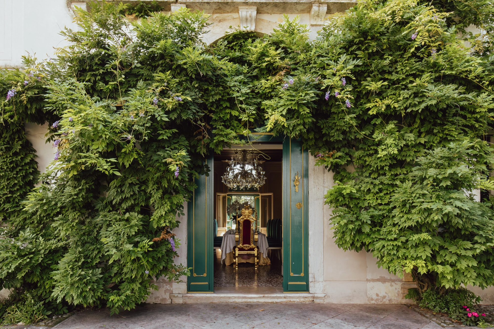 Ingresso nel salone della Villa